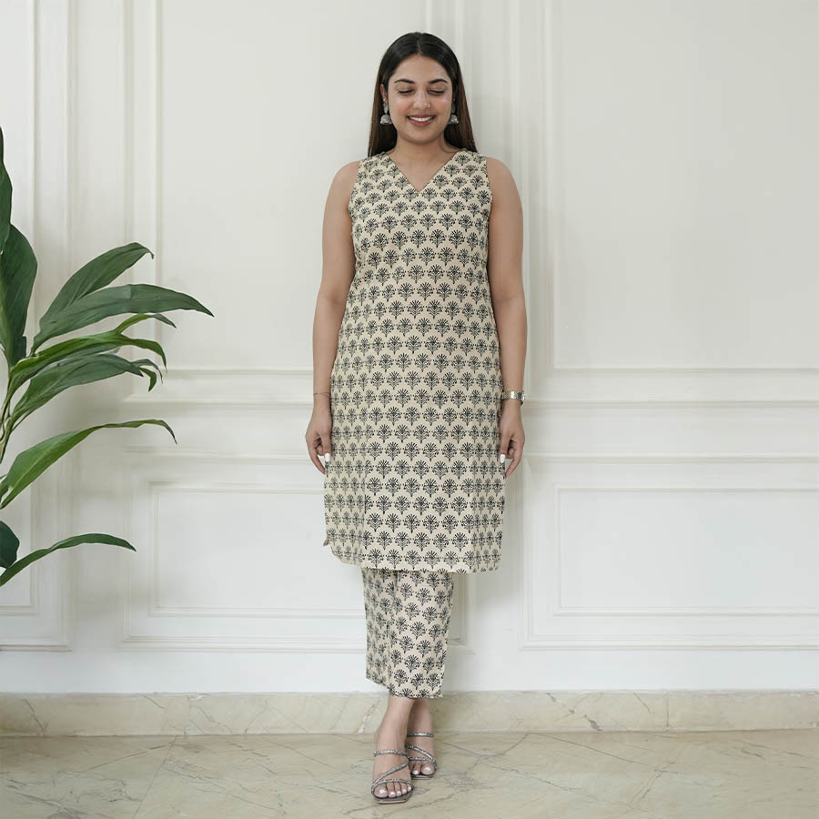 Ivory Noir Set 2 Ivory Noir Set 2